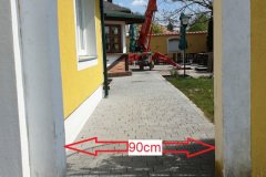 Raupenarbeitsbühne mit Durchfahrtsbreite von nur 90 cm